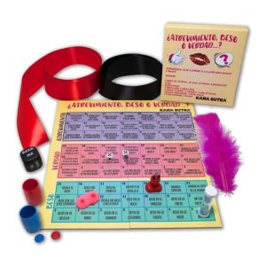 Kiss or Truth Game Night