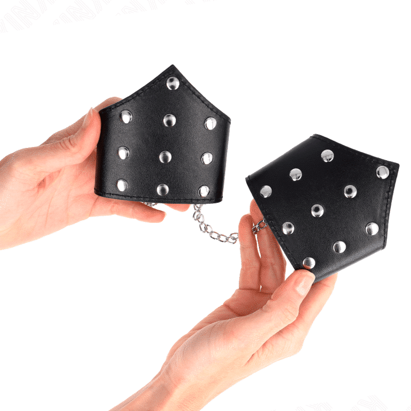 Kink - ADJUSTABLE CHAIN Black POINT STYLE WRISTBANDS 17-23 CM X 8.5 CM Kink - ADJUSTABLE CHAIN Black POINT STYLE WRISTBANDS 17-23 CM X 8.5 CM