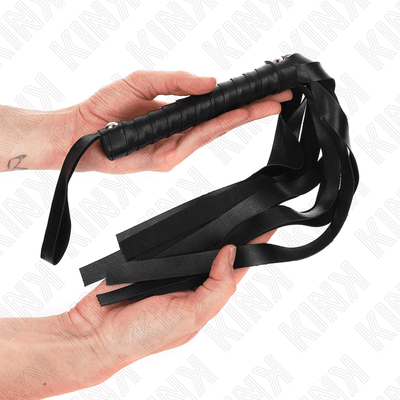Kink Black Whip with Wide Tail Kink Black Whip with Wide Tail
